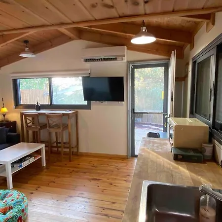 Bit Cabin Near The Airport Kfar Daniel Экстерьер фото