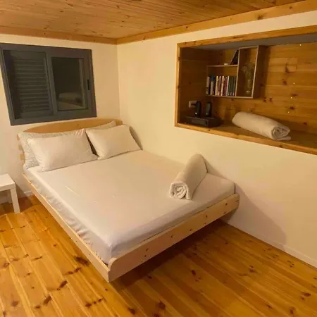 Bit Cabin Near The Airport Kfar Daniel Экстерьер фото