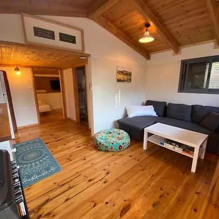 Bit Cabin Near The Airport Kfar Daniel Экстерьер фото