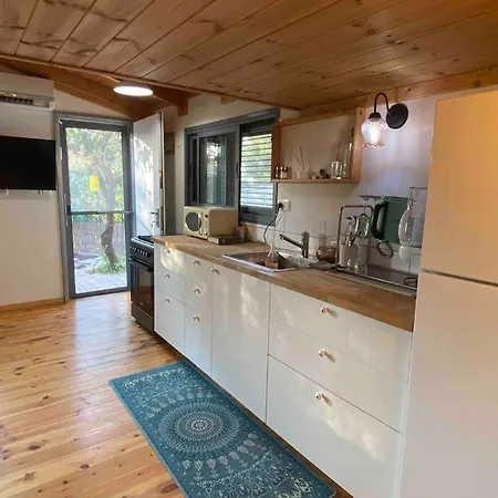 Bit Cabin Near The Airport Kfar Daniel Экстерьер фото