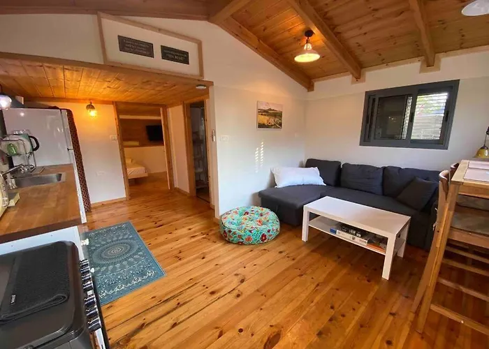 Bit Cabin Near The Airport